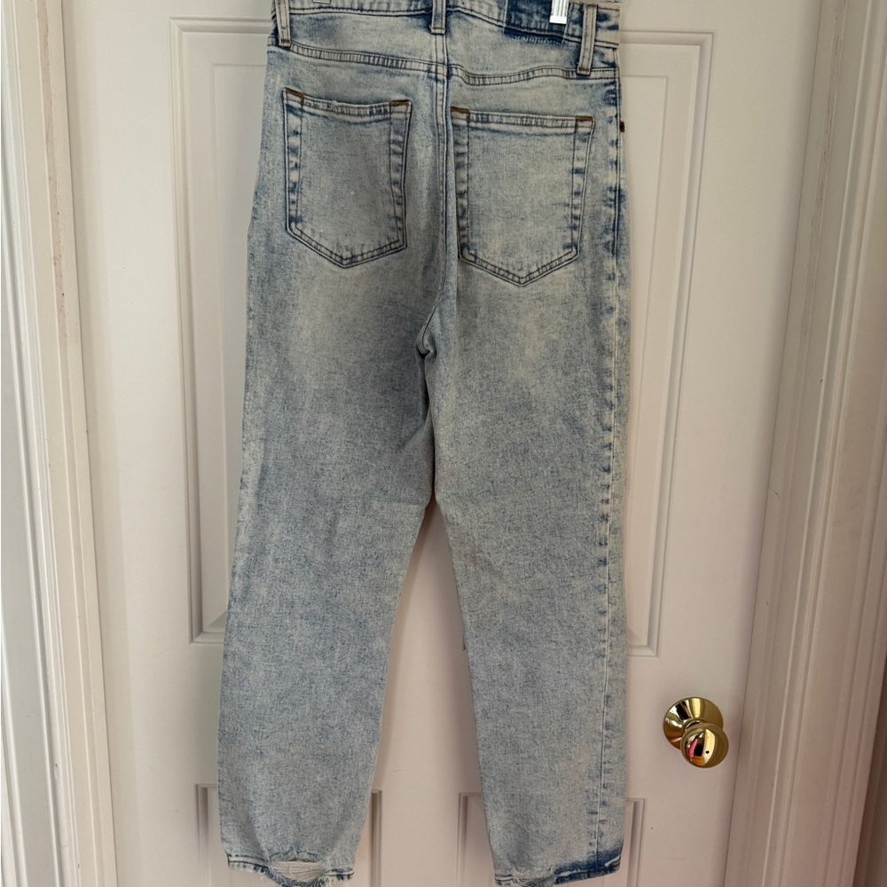 A&F Ultra High Rise Straight Jean - Picture 7 of 8